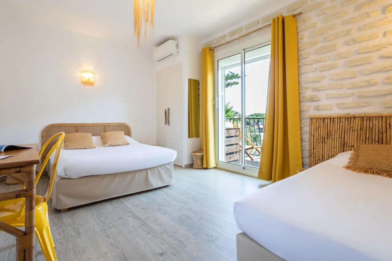 Hôtel Almanarre Plage - Hôtel Eco-Responsable Hyères 2*,  France